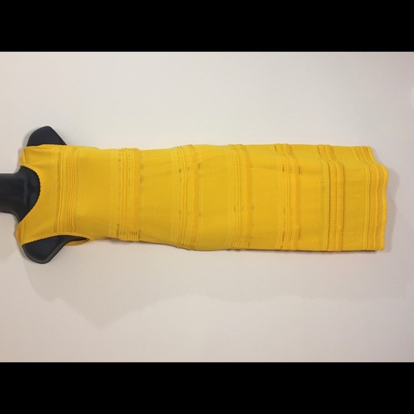 Yellow dress - Picture 3 of 5